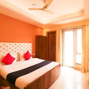 Capital O 666 Gd House Hotel Gurgaon